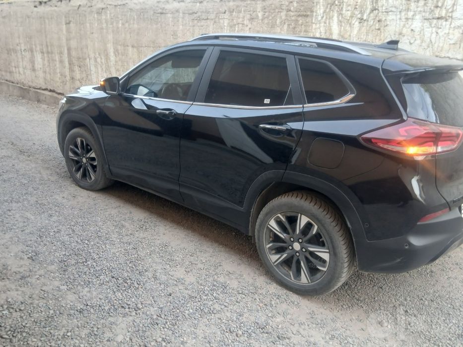 Tracker 2 premier sotiladi