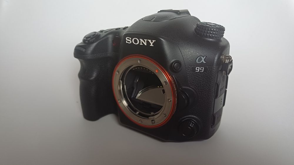 Sony Alpha a99 (SLT-A99) — это флагманская полнока