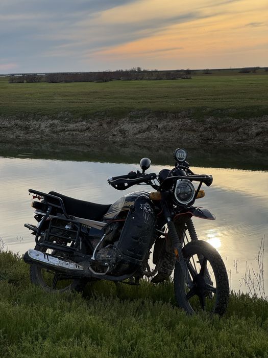 Мотоцикл Suzuki GSX 200кубов