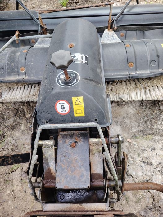 Perie TIELBURGER TK 520 pentru tractoras de tuns iarba.