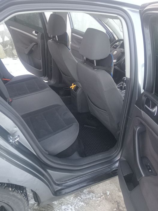 Vând vw Jetta 19 tdi