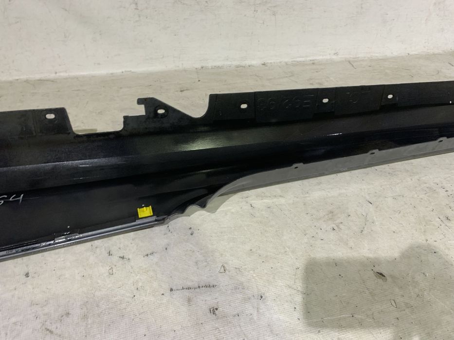 Prag dreapta BMW Seria 3 Coupe, Cabrio E92, E93, 2010, 2011, 2012, 2013, cod origine OE 51777227986.