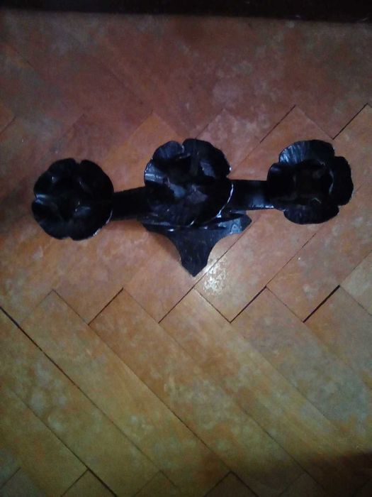 Троен свещник от ковано желязо уникална ръчна изработка