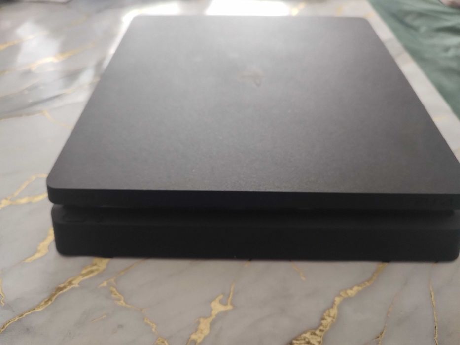 Playstation 4 slim