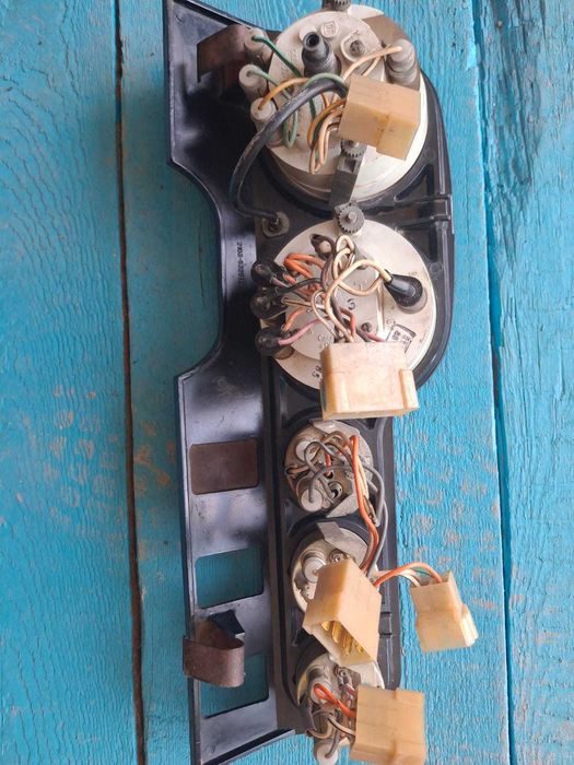 Продаю щиток приборов Ваз 2106