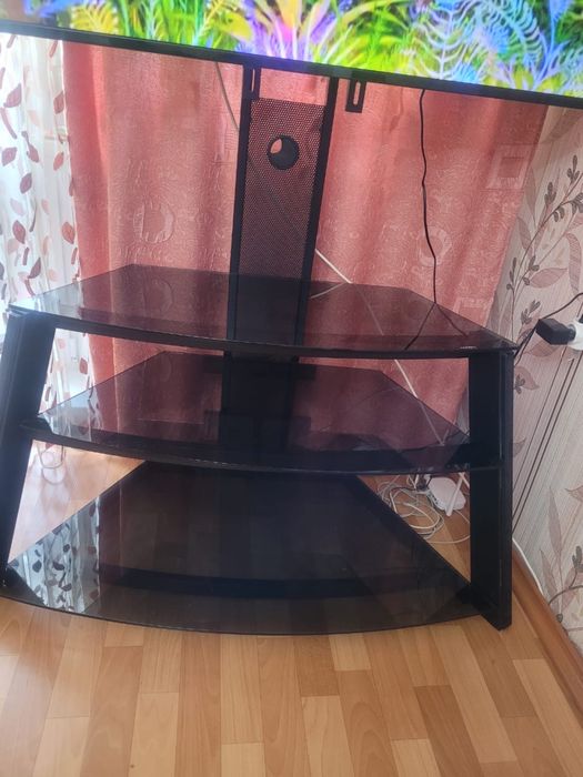 Полка под телевизор