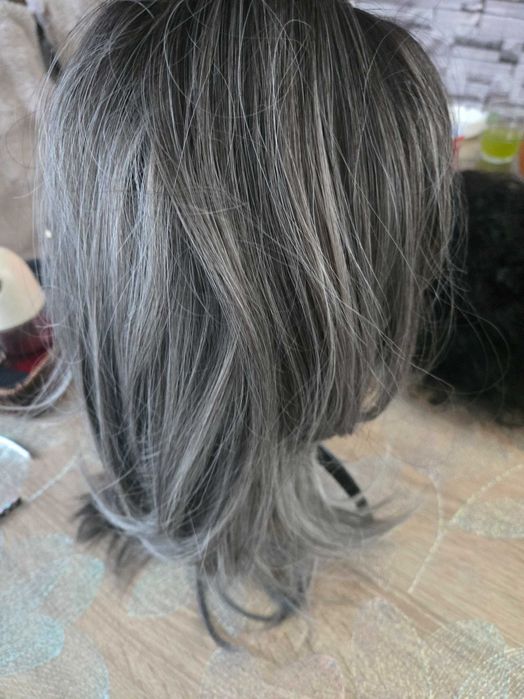 Перуки по  60 евро намалена 50 евро