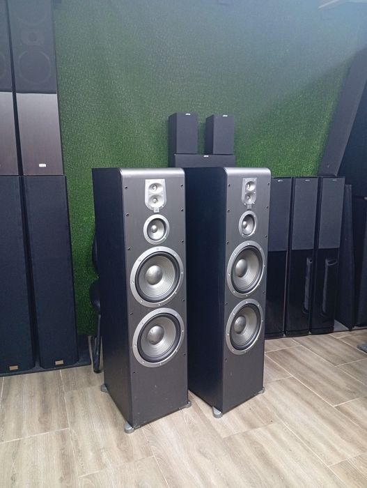 Флагмана от серията JBL ES-100