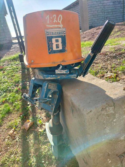 Lodka mator Veterok 8