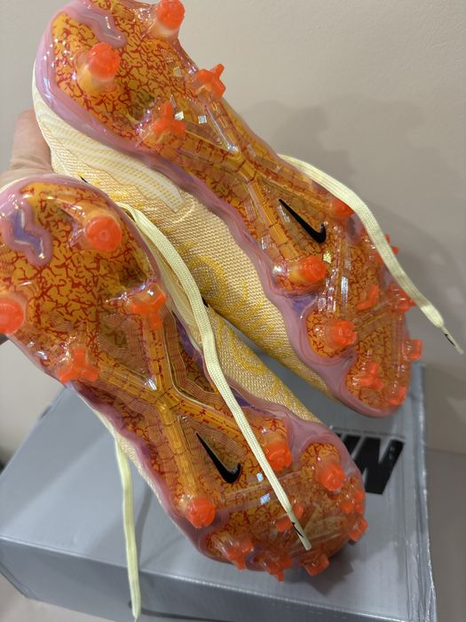 Бутсы Найк золото