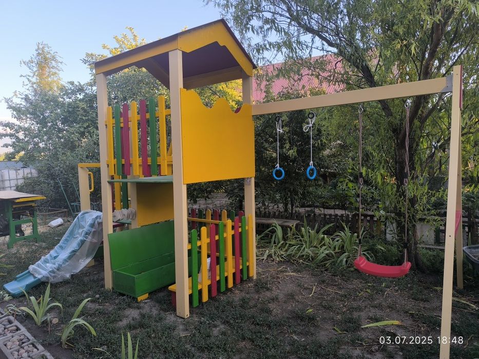 продаем детскую площадку