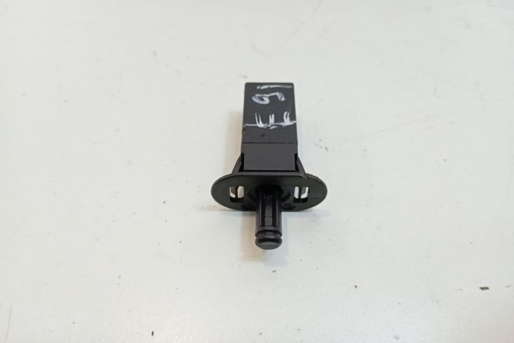 Buton  usita rezervor 82289392 BMW Seria 5 E60/E61 seria