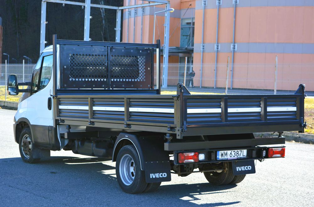 Iveco Daily 2015 basculabil pe 3 parti