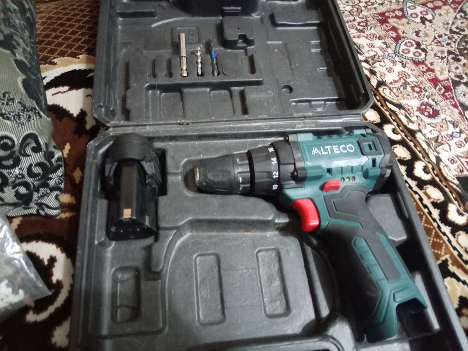 Продам шуруповерт