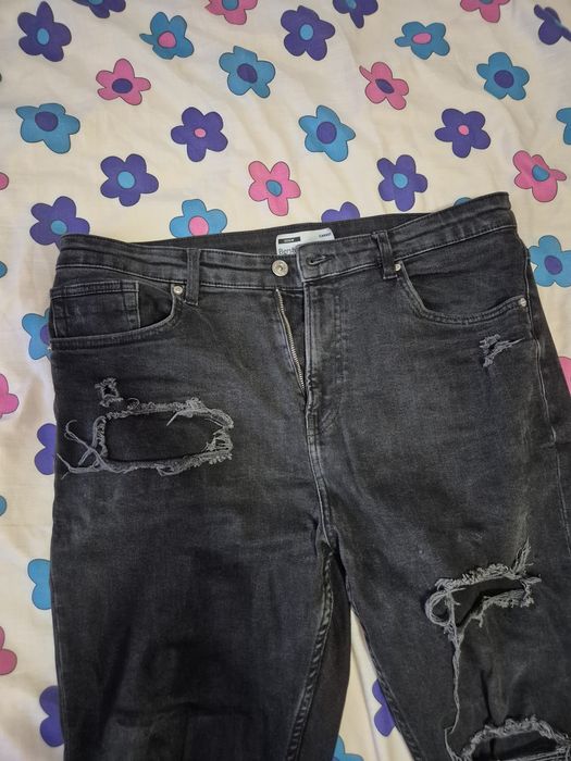 Blugi Bershka mărimea 46