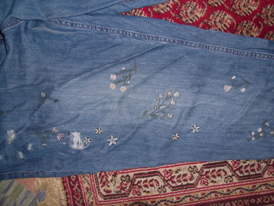 Blugi subtiri ,largi