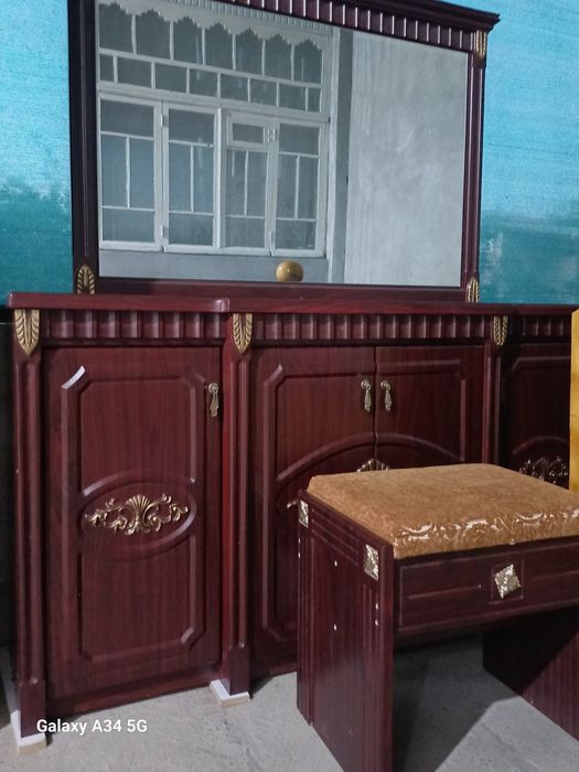 Сервант хамда трюмо сотилади