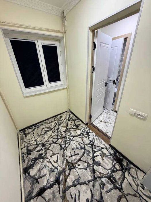 Продается квартира.Юнусабад 2  Колледж ,Универсам  1/2/4 Галерейка