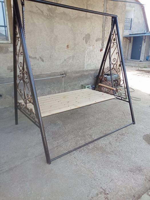 Продается садовые качели для дома
