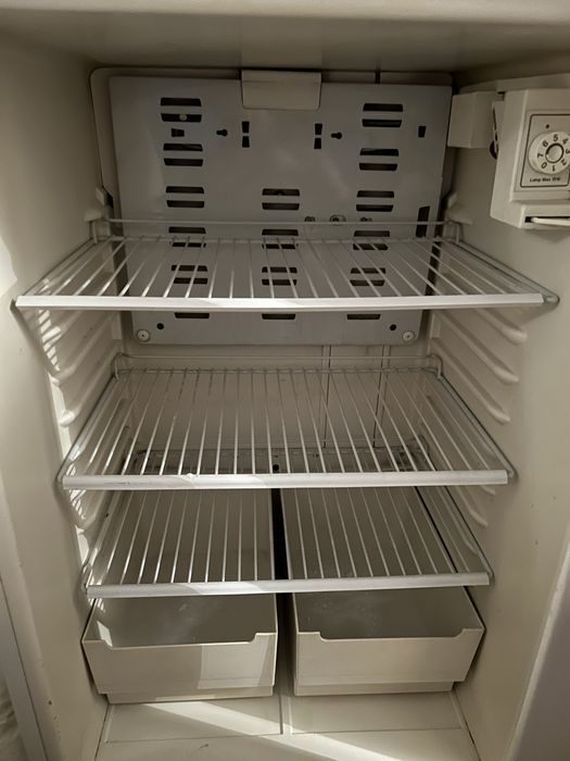 Холодильник Бирюса