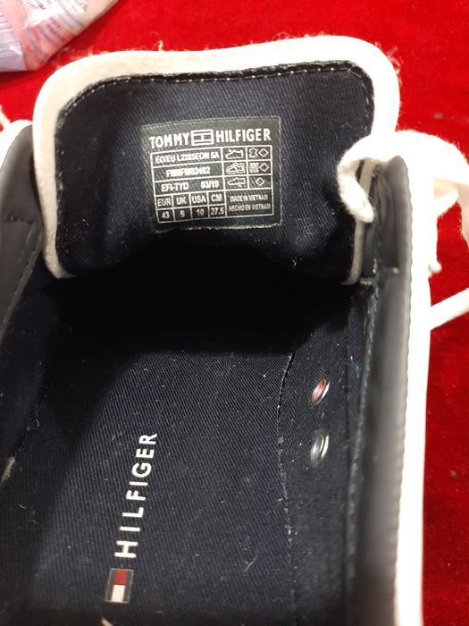 Оригинални Маратонки TOMMY HILFIGER  43 номер