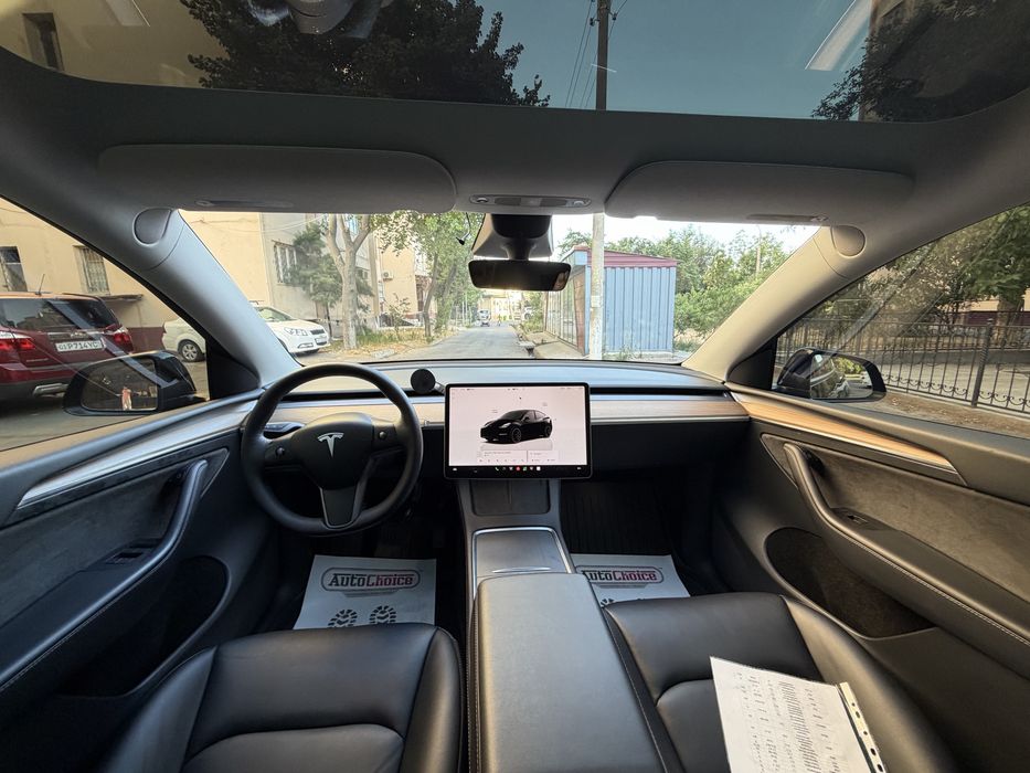 Tesla model y Dual Motor
