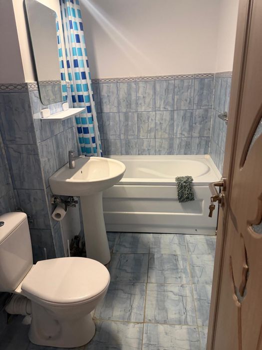 Inchiriez apartament 3 camere UMF Ultracentral
