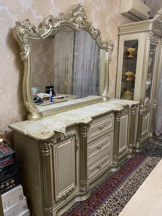 Новая мебель для зала очень красивая вместительная