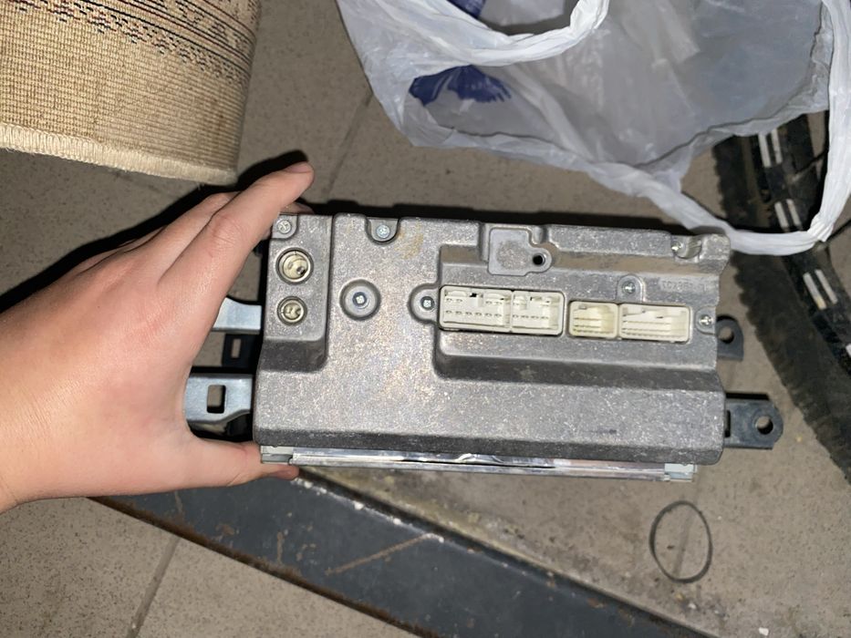 Продам магнитолу.