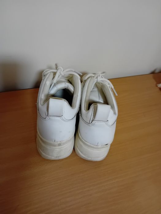 Дамски маратонки 10€