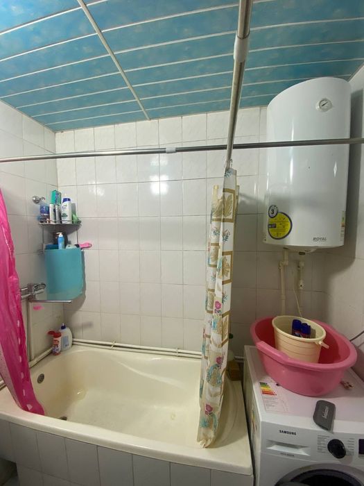 4 mavzeda 1 qavatda 3 xonali uy sotiladi