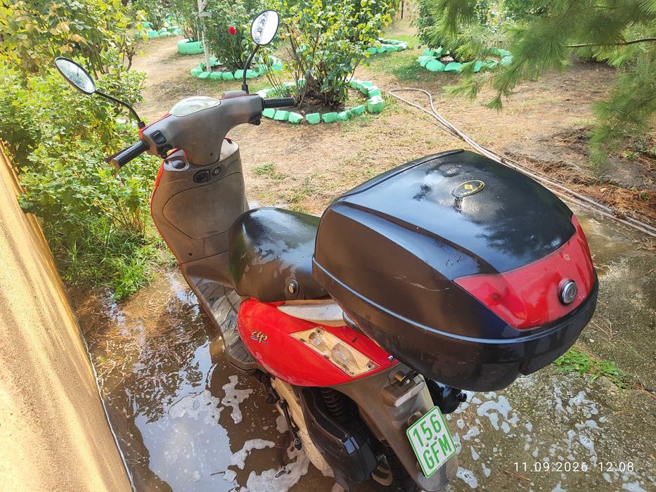 Scooter Piaggio Zip 49ccm