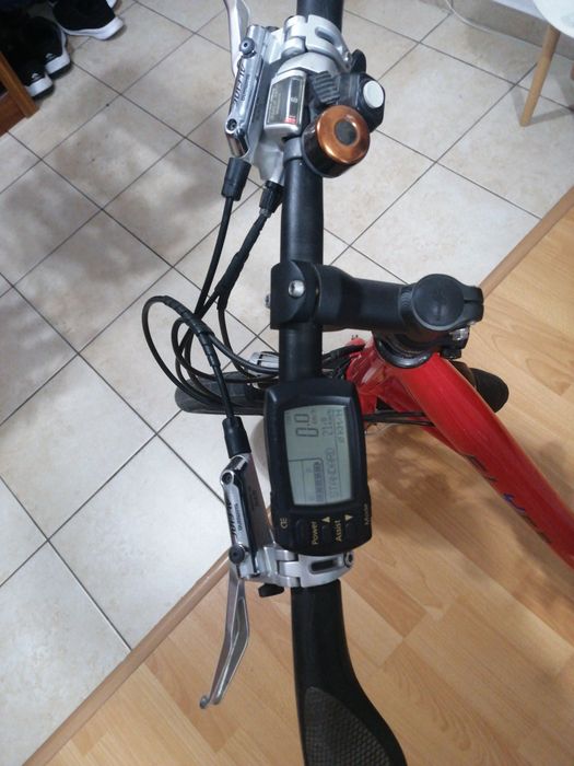 Bicicleta Flyer pe 20,baterie 12A
