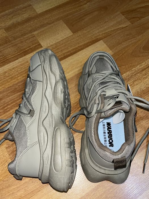 Кроссовки новые 39 размер