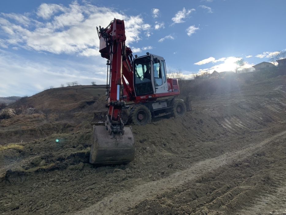 Inchiriez utilaje excavator cilindru compactor  8x4 picon demolari