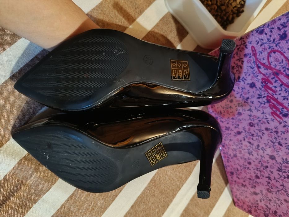 Pantofi negri,noi , mărimea 36