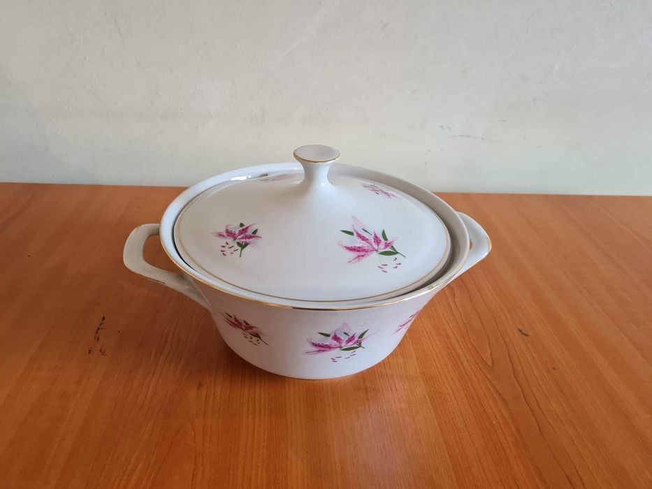 Vesela/ serviciu de masa/ farfurii