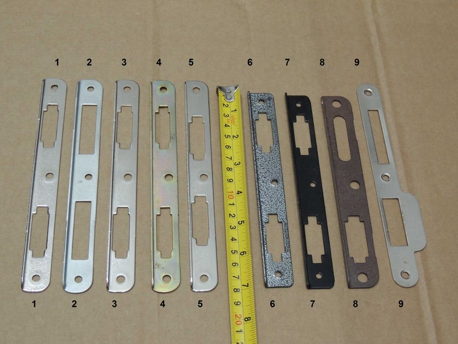 Насрещник на интериорна врата 9 броя за 6 лв.   Етернитова тръба