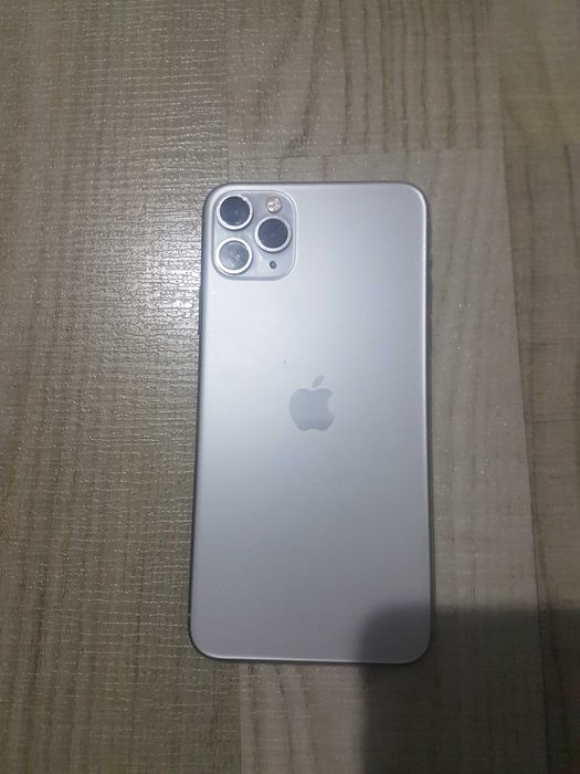 Телефони за части