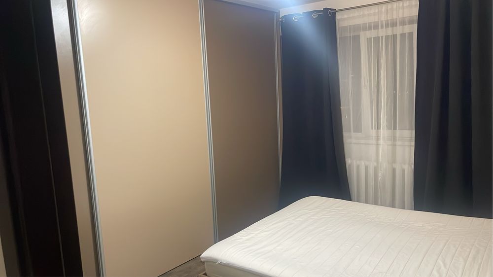 Închiriez apartament 3 camere decomandat – Tomis Nord | 80 mp | Centrală proprie | Disponibil imediat