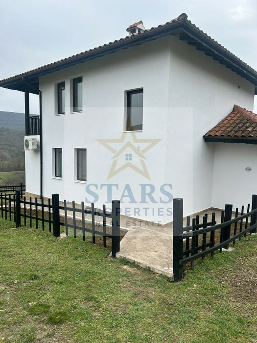 Продажба Къща гр. Балчик - с. Църква 134m² и двор 500m²