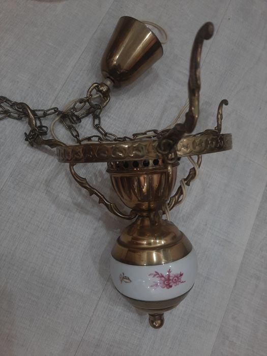 Два светильника, настольная лампа