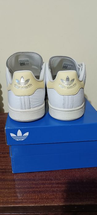 Маратонки adidas