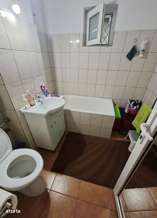 Dacia - Apartament izolat, cu centrala cu gaz si boxa in proprietate