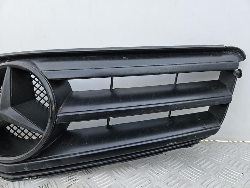 Grila superioara bara fata Mercedes C-class facelift w204