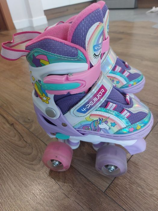 Светещи ролкови кънки