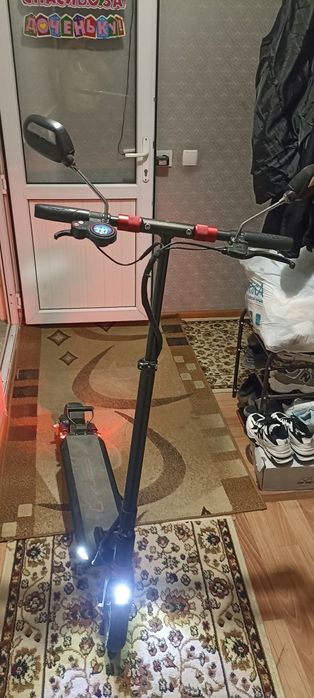 Продам Электросамокат kugox1