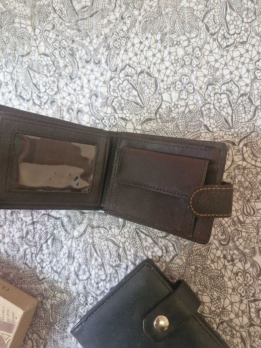 Продават се нови портфейли /калъфи за документи/