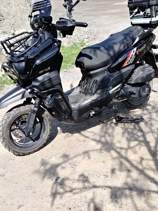 Skuter tank2 sotiladi