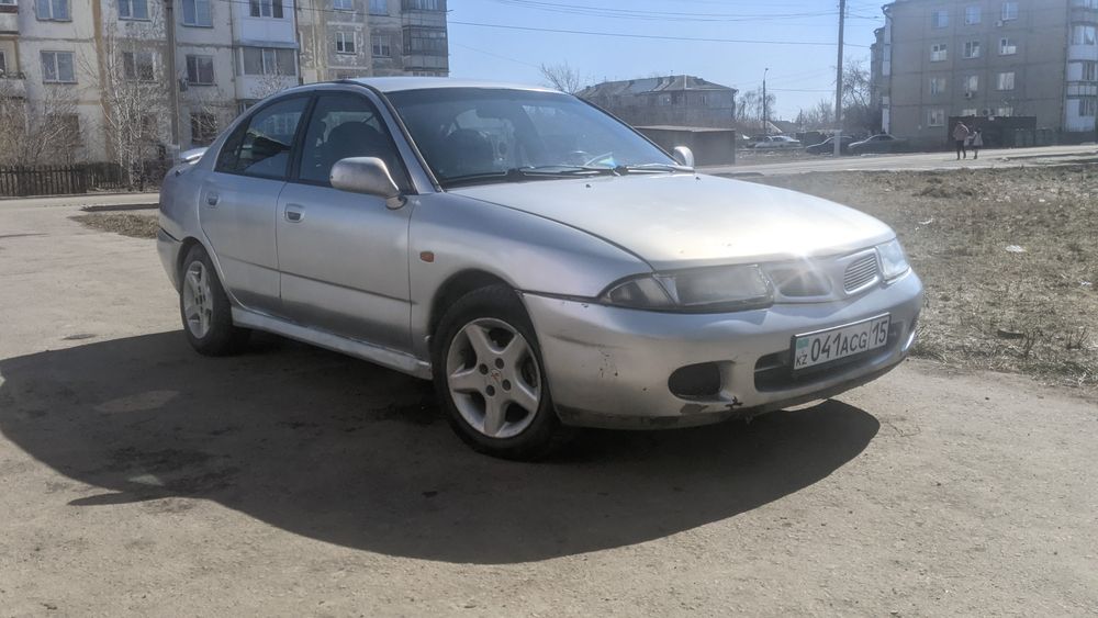 Митсубиши каризма